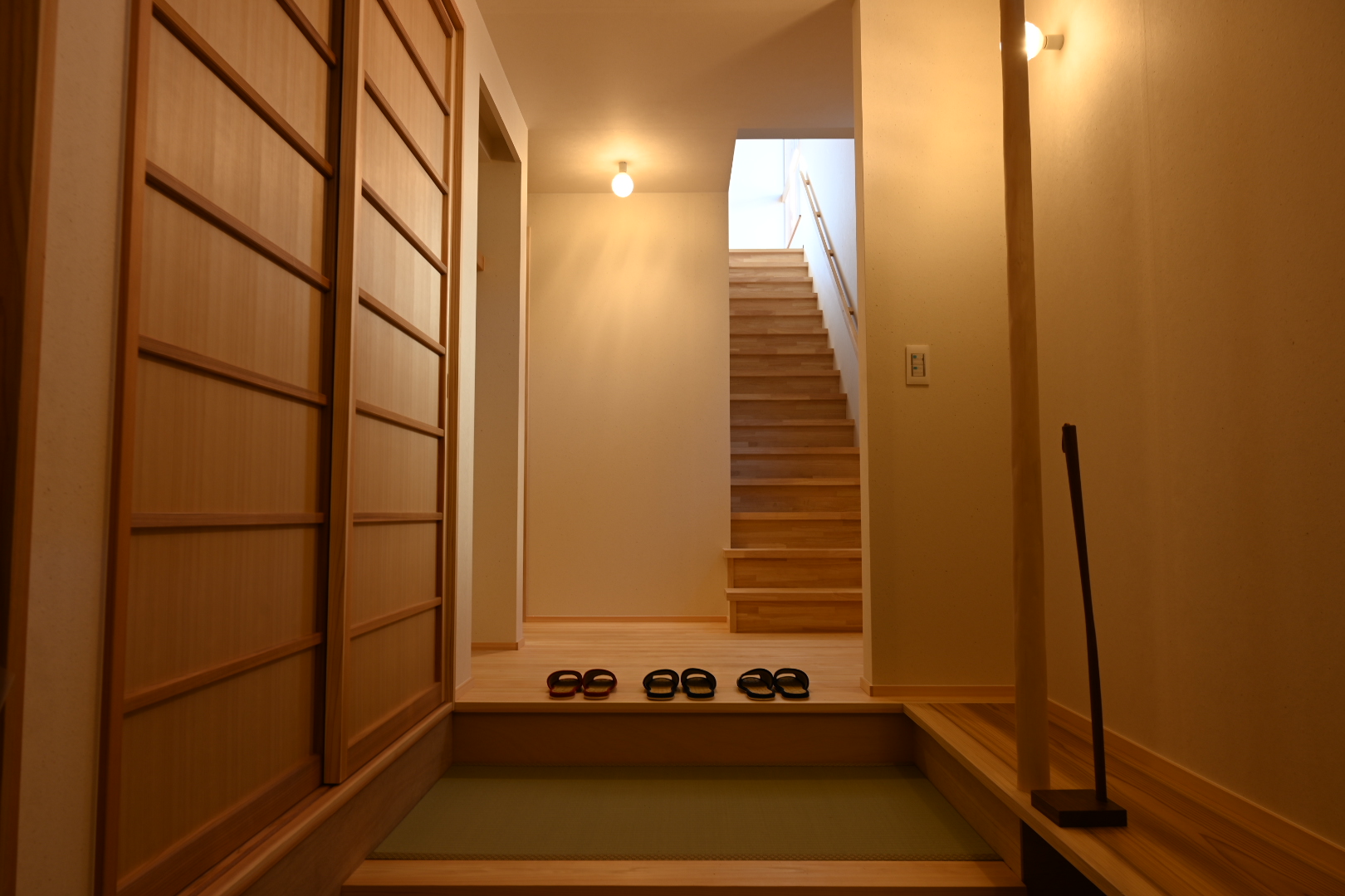 2023|Q1住宅in大阪旭区の家　玄関の写真
